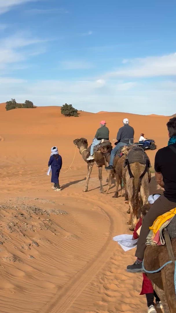 Circuit de 3 jours en groupe dans le désert, de Marrakech au camp de Merzouga customer review video