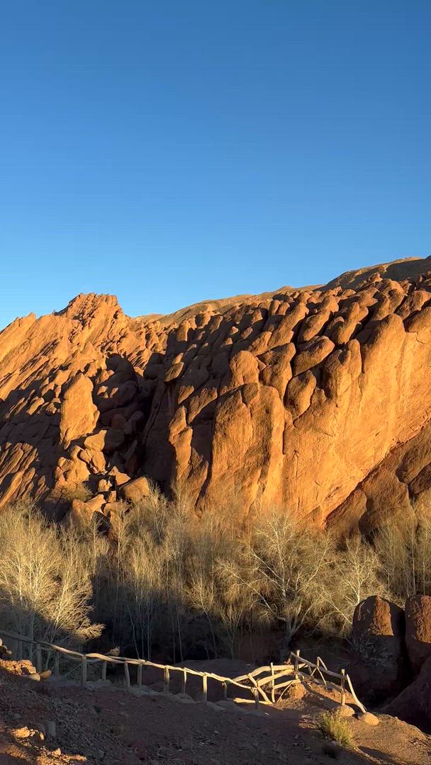 Circuit de 3 jours en groupe dans le désert, de Marrakech au camp de Merzouga customer review video