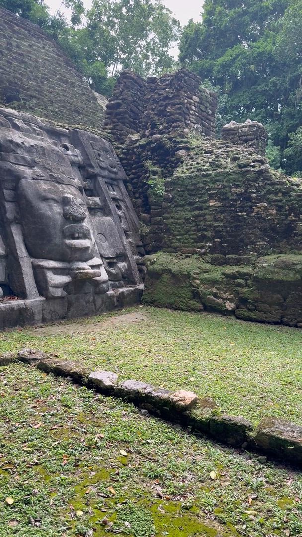 Terre de Belize et Tikal customer review video